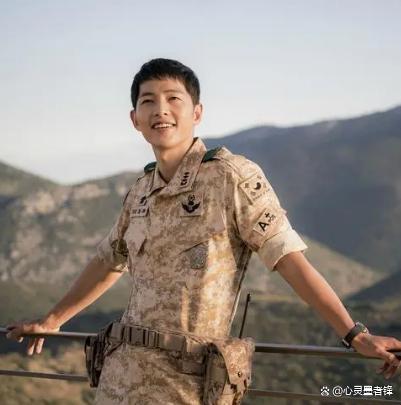 韩国男明星太阳的后裔,韩流巨星的爱情传奇与军旅风采