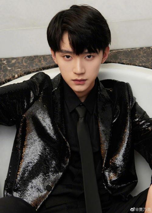 圈内人爆料周翊然视频在线观看,周翊然视频在线观看，精彩瞬间不容错过！